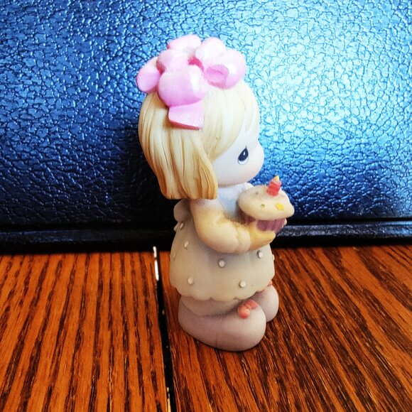 Vintage Precious Moments “You’re The Sweetest Cookie in the Batch Figurine-2000 - Picture 3 of 3